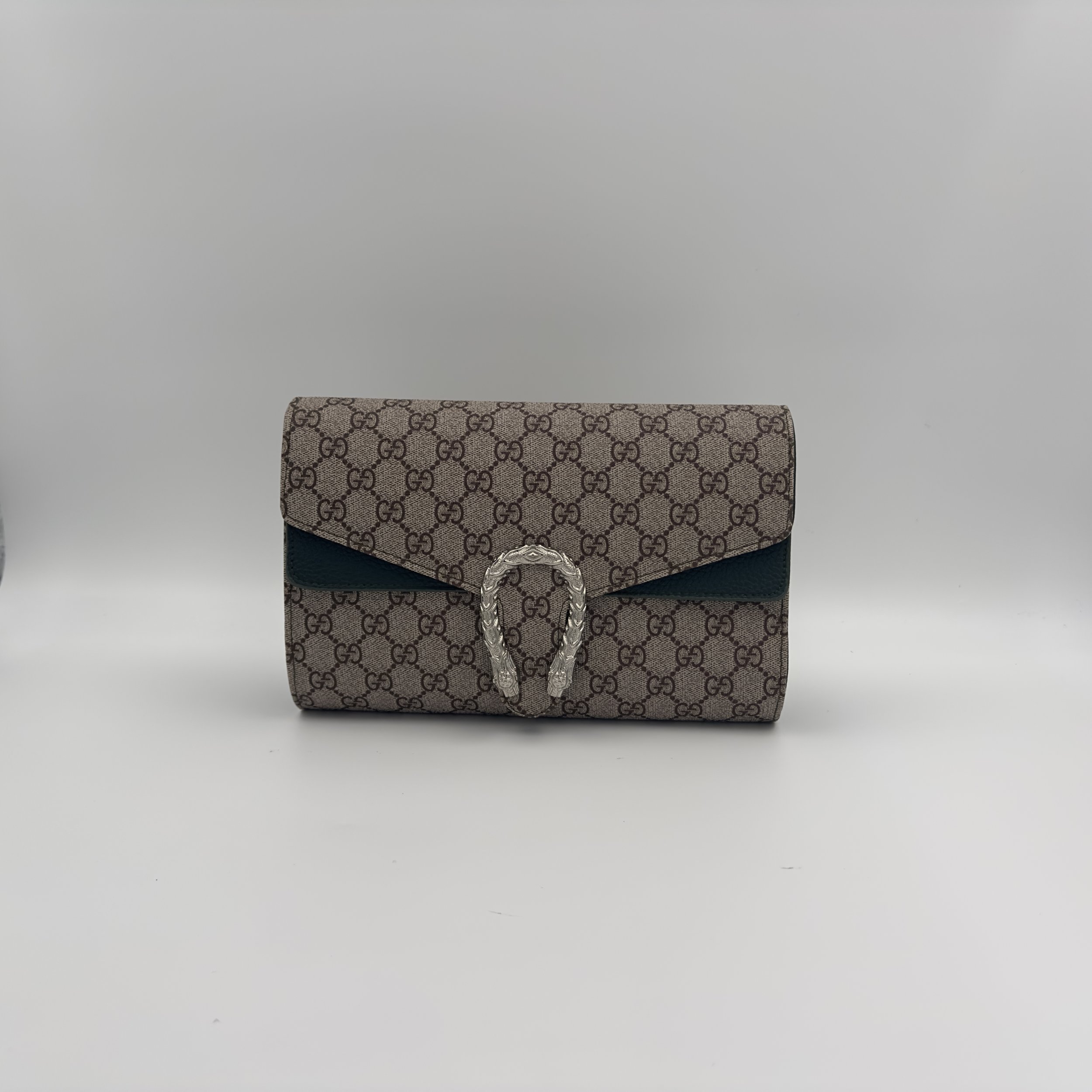 Gucci Dionysus GG Supreme Shoulder Bag